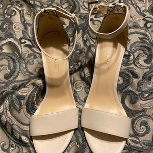 NWOT NINE WEST HEELS